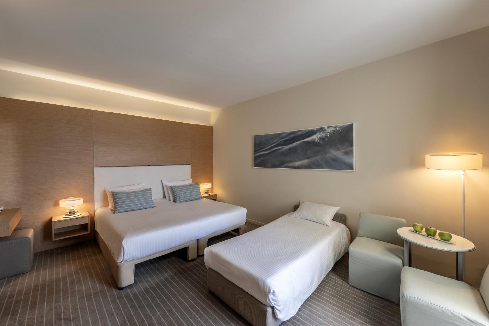 Capo Bay Hotel Протарас Екстериор снимка