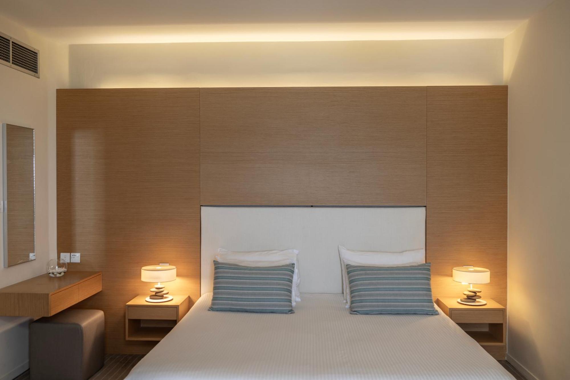Capo Bay Hotel Протарас Екстериор снимка