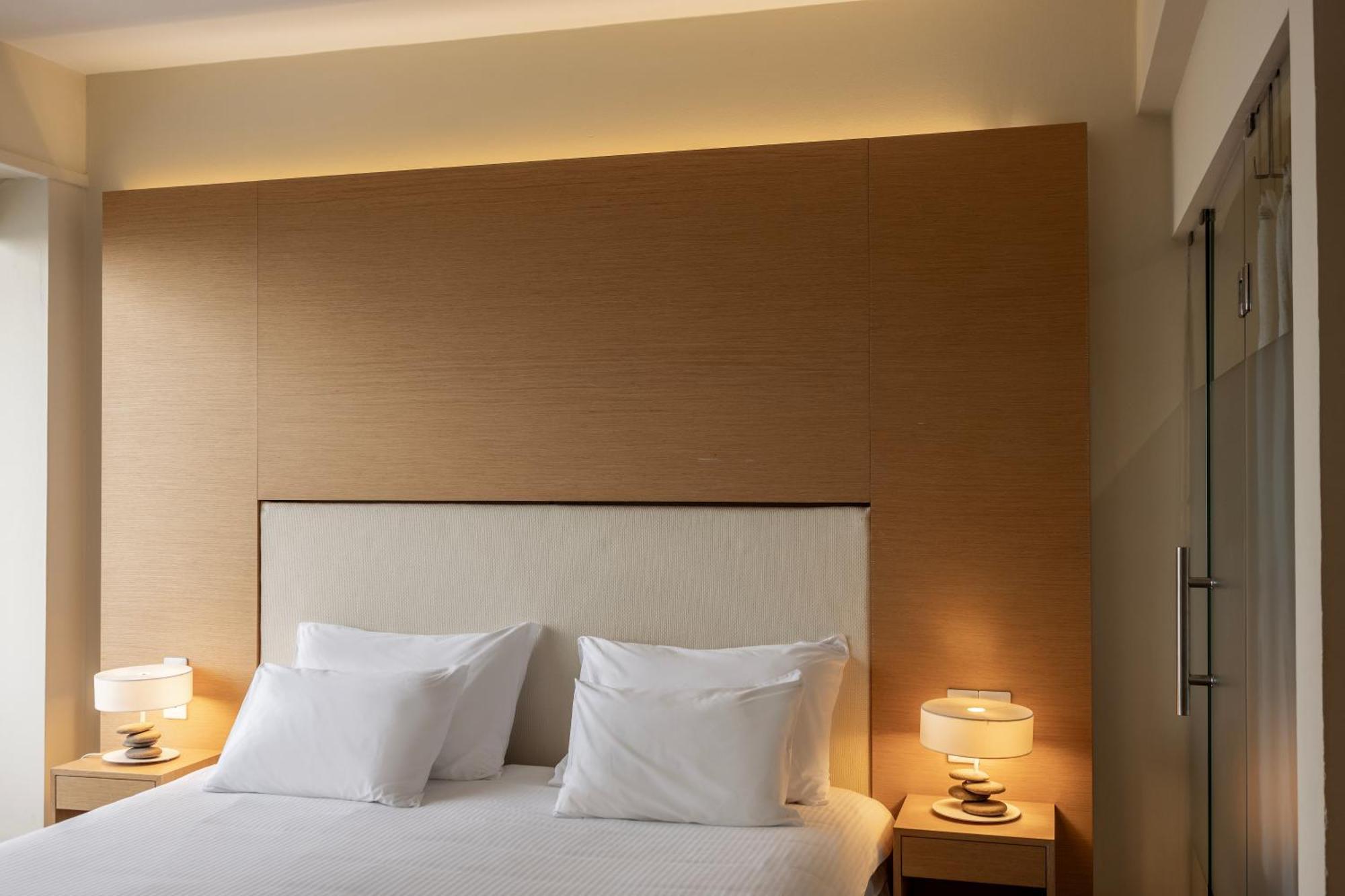Capo Bay Hotel Протарас Екстериор снимка A bedroom at the hotel