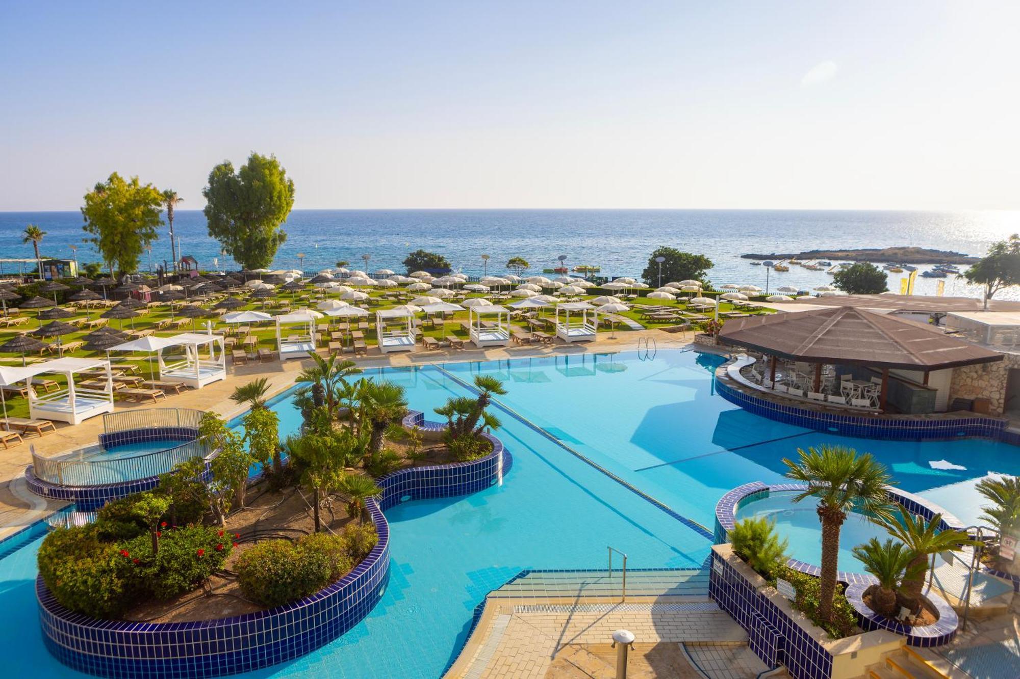 Capo Bay Hotel Протарас Екстериор снимка The resort's swimming pool