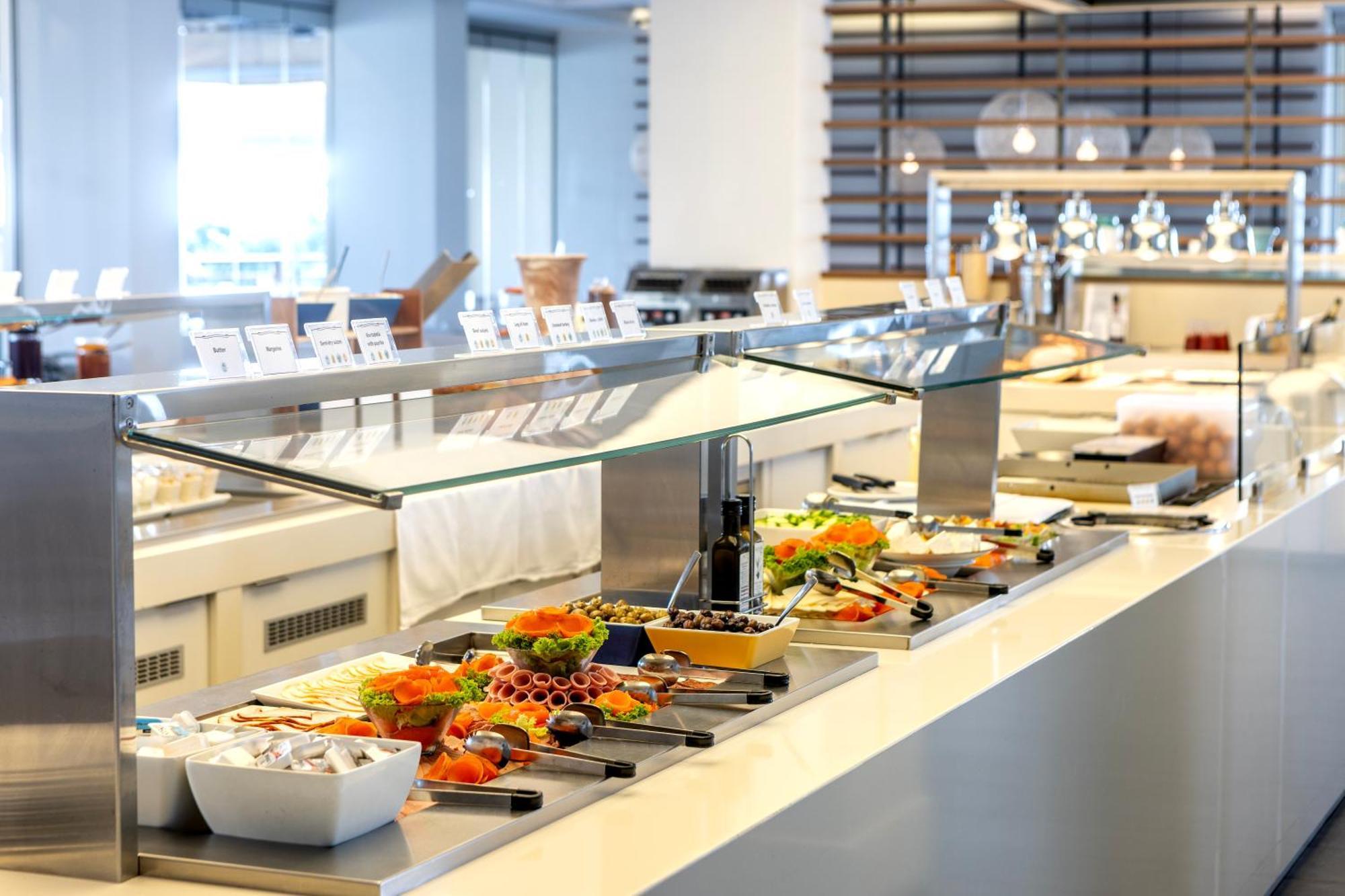 Capo Bay Hotel Протарас Екстериор снимка A salad bar