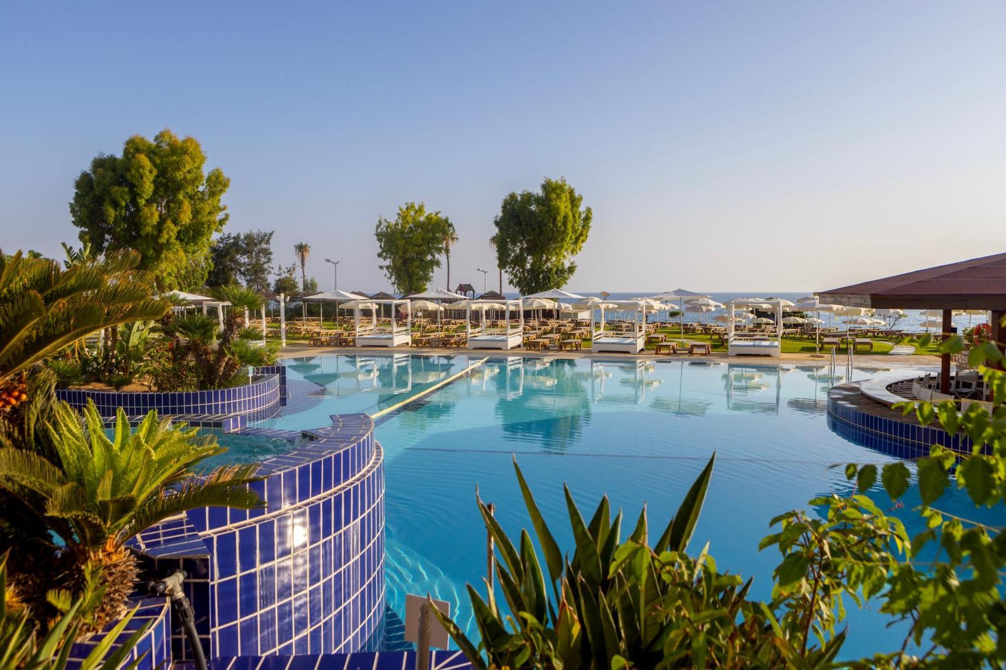Capo Bay Hotel Протарас Екстериор снимка Pool at the Royal